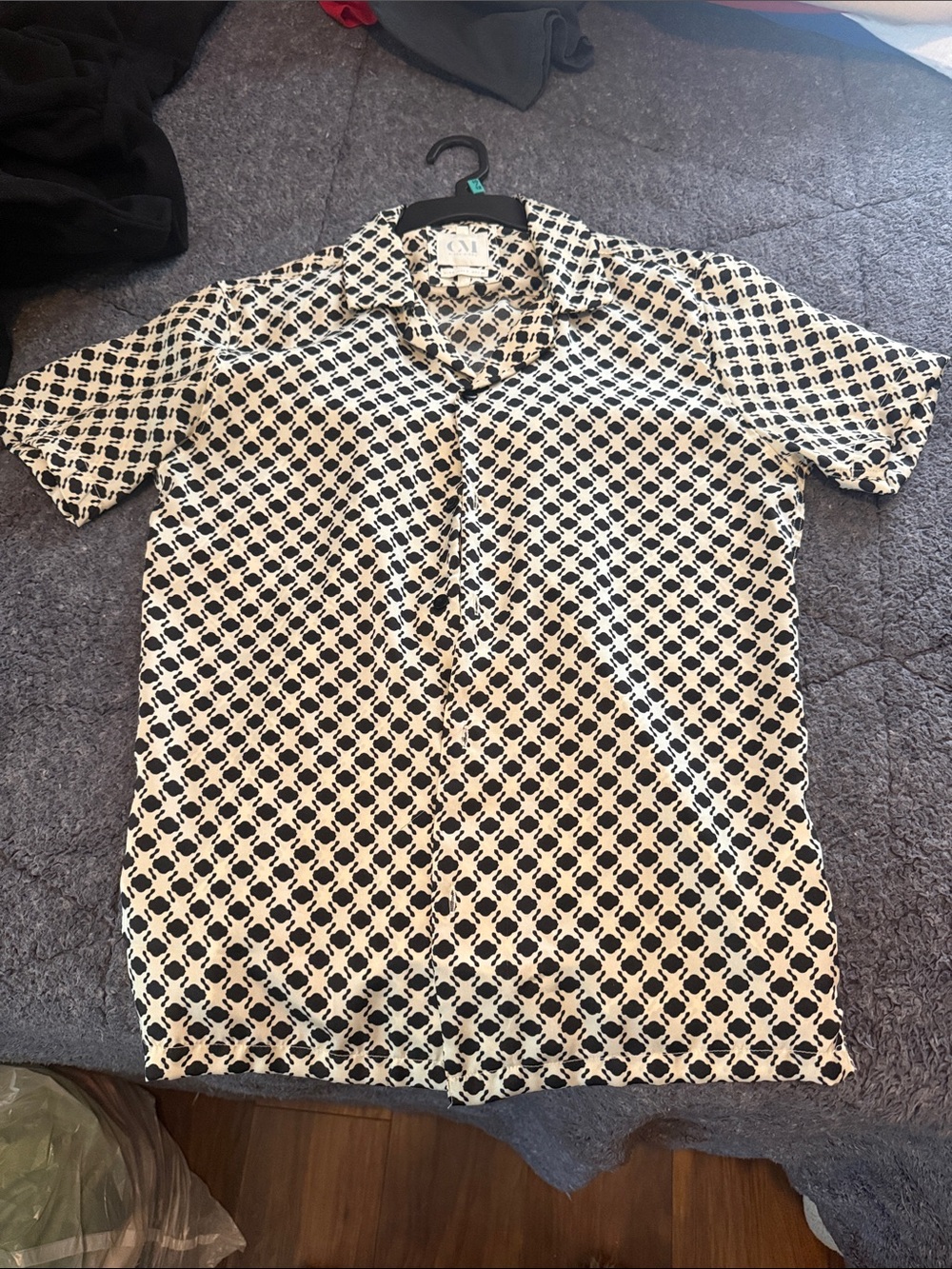 CM Patterned Short-Sleeve Button-Down Shirt - Black & White